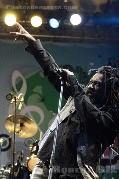 WINSTON MCANUFF - 2006-08-12 - PARIS - Paris Plage (Pont de Sully) - 